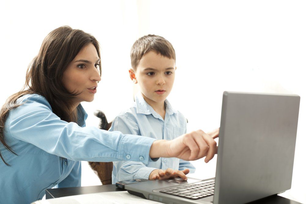 Dicas para navegação segura do seu filho na Internet