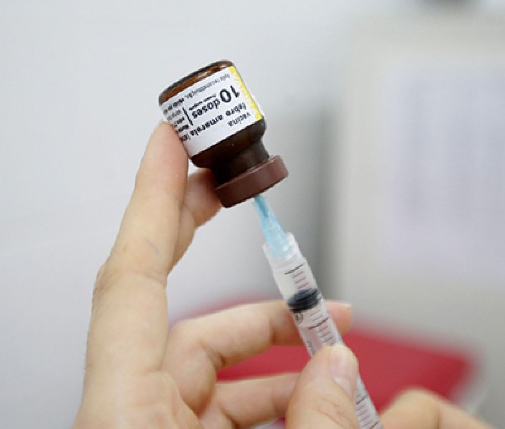 Mutirão de vacinação contra a febre amarela acontece em Guarujá, SP